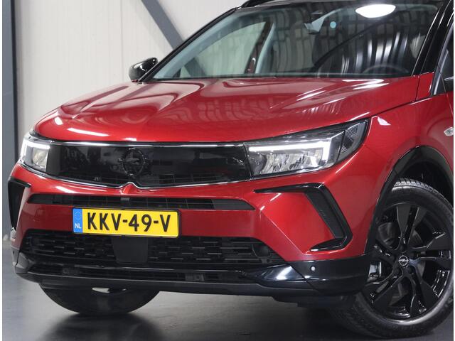 Opel Grandland 1.6 Turbo 225PK Plug-In Hybrid GS Line | 1ste eigenaar | AppleCarPlay/AndroidAuto | Stoel/Stuur/Voorruitverwarming | FULL LED | AGR Stoelen | Camera | Two-tone | Privacy Glass | Navigatie | Adaptief Cruise Control | Isofix |