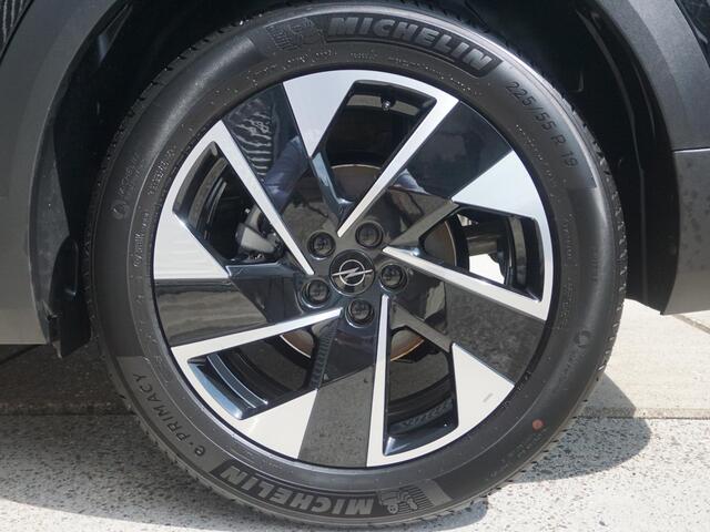 Opel Grandland 1.2 Turbo Hybrid Business Edition