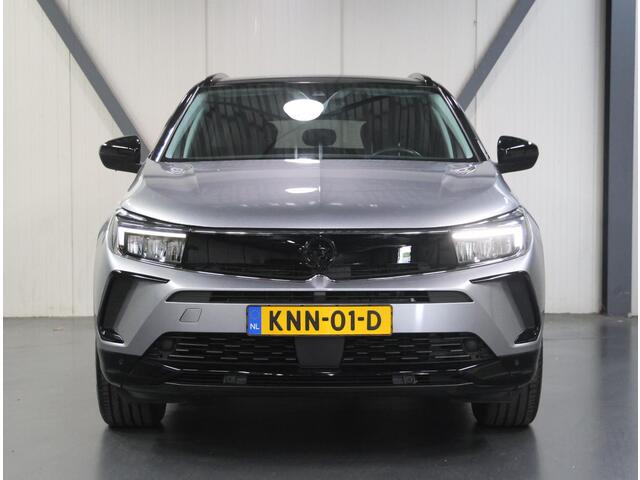 Opel Grandland 1.6 Turbo 225PK Plug-In Hybrid GS Line | 1ste eigenaar | AppleCarPlay/AndroidAuto | FULL LED | AGR Stoel | Two-tone | Privacy Glass | Navigatie | Adaptief Cruise Control | Isofix | Stuur Verwarming |