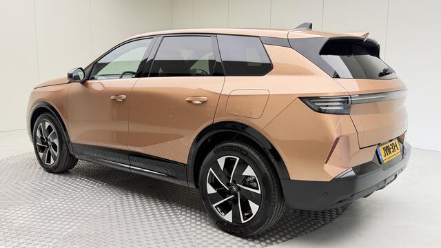 Opel Grandland Electric Business Edition 73 kWh | full options | elect. achterklep | head up | cruise adaptief | matrix | pdc v/a + cameras | navi | carplay draadloos | dode hoek | verwarmde voorruit