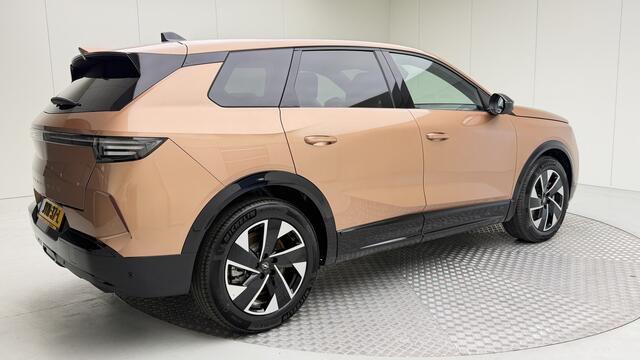 Opel Grandland Electric Business Edition 73 kWh | full options | elect. achterklep | head up | cruise adaptief | matrix | pdc v/a + cameras | navi | carplay draadloos | dode hoek | verwarmde voorruit