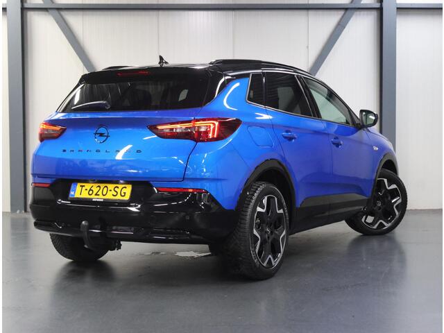 Opel Grandland 130PK Turbo Level 4 | 1ste eigenaar | Trekhaak | AppleCarplay/AndroidAuto | Camera | Dodehoekdetectie | 19"LMV | LEER/Alcantara | Navigatie | Stoel/Stuur/Voorruitverwarming | Isofix | Privacy Glass | Electrische achterklep |