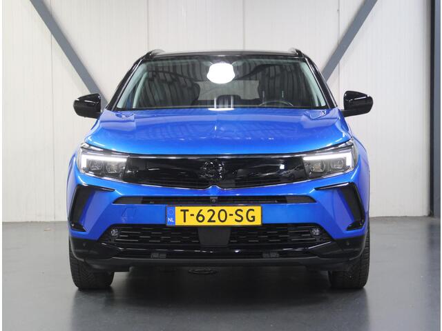 Opel Grandland 130PK Turbo Level 4 | 1ste eigenaar | Trekhaak | AppleCarplay/AndroidAuto | Camera | Dodehoekdetectie | 19"LMV | LEER/Alcantara | Navigatie | Stoel/Stuur/Voorruitverwarming | Isofix | Privacy Glass | Electrische achterklep |