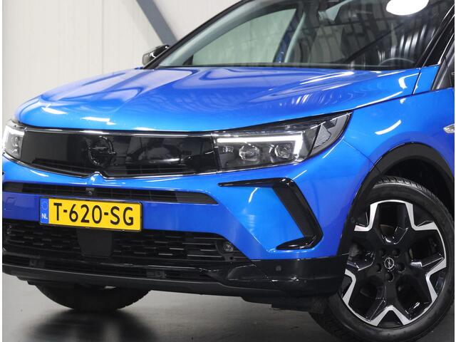 Opel Grandland 130PK Turbo Level 4 | 1ste eigenaar | Trekhaak | AppleCarplay/AndroidAuto | Camera | Dodehoekdetectie | 19"LMV | LEER/Alcantara | Navigatie | Stoel/Stuur/Voorruitverwarming | Isofix | Privacy Glass | Electrische achterklep |