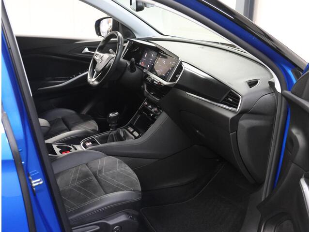 Opel Grandland 130PK Turbo Level 4 | 1ste eigenaar | Trekhaak | AppleCarplay/AndroidAuto | Camera | Dodehoekdetectie | 19"LMV | LEER/Alcantara | Navigatie | Stoel/Stuur/Voorruitverwarming | Isofix | Privacy Glass | Electrische achterklep |