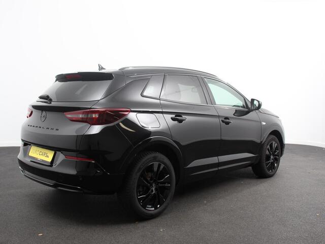 Opel Grandland 1.2 Turbo GS Automaat Navigatie Apple Carplay/Android Auto Camera Parkeersensoren Adaptive Cruise Control Dodehoekdetectie Stoel-en stuurverwarming Climate Control Lichtmetalen velgen