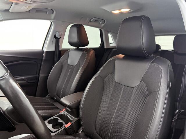 Opel Grandland 1.6 Turbo Plug-In Hybrid Level 4 | 224pk | Navigatie | Camera | Stuurverwarming | Zwarte Velgen | 35.000km! |