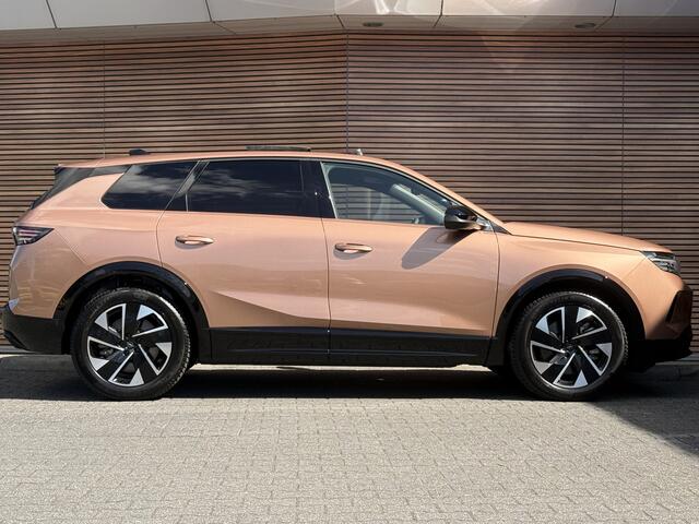 Opel Grandland Electric Business Edition 73 kWh Panodak / AGR Stoelen / 360* Camera / Clima / Carplay
