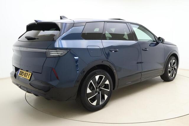 Opel Grandland 1.6 Turbo Plug-in-Hybrid Ultimate | Lederen bekleding | Panoramisch schuif/kantel dak | Stoelverwarming en ventilatie | Achterbankverwarming | Elektrische achterklep | Keyless