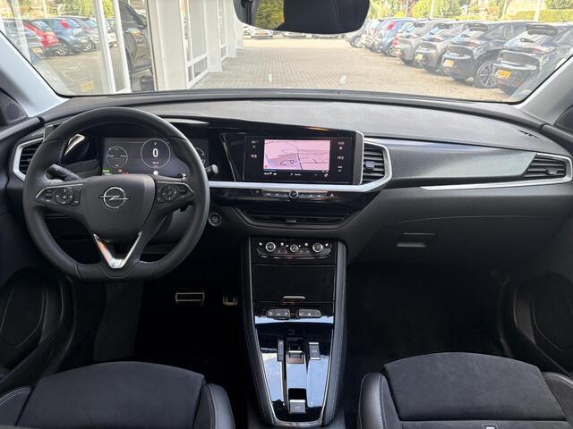 Opel Grandland 1.6 Turbo Plug-In Hybrid 4x4 GSe | AGR Comfortstoelen | 360gr camera | Elektr. Achterklep | Winterpakket | LED koplampen