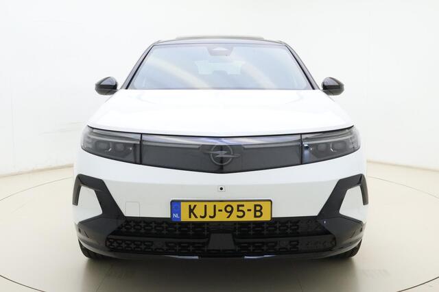 Opel Grandland Electric Ultimate AWD 73 kWh | DEMO | Massagestoel| Panorama dak | Navigatie | Leder | AGR | Matrix-LED | Camera | Winter Pakket | 20" Lichtmetalenvelgen | Keyless