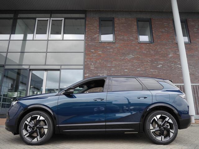 Opel Grandland Electric Business Edition 73 kWh | Elektrisch verstelb. bestuurdersstoel met geheugen | Elektrisch glazen panorama-dak | Voorstoel(en) met massagefunctie | Achterbank verwarmd | Warmtepomp | 20 inch Lichtmetalen velgen Diamond Cut