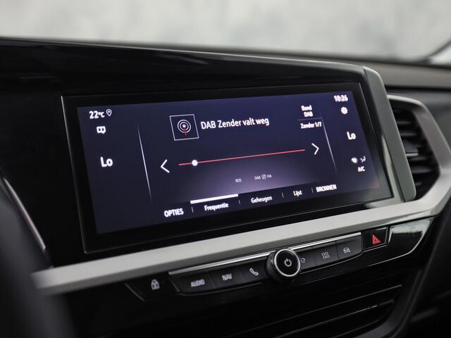 Opel Grandland 1.6 Turbo Plug-In Hybrid Elegance 224Pk Automaat (VIRTUAL COCKPIT, SOH 98,3%, APPLE CARPLAY, GROOT NAVI, CLIMATE, GETINT GLAS, SPORTSTOELEN, STUURWIEL VERWARMD, ADAPTIVE CRUISE, NIEUWSTAAT)