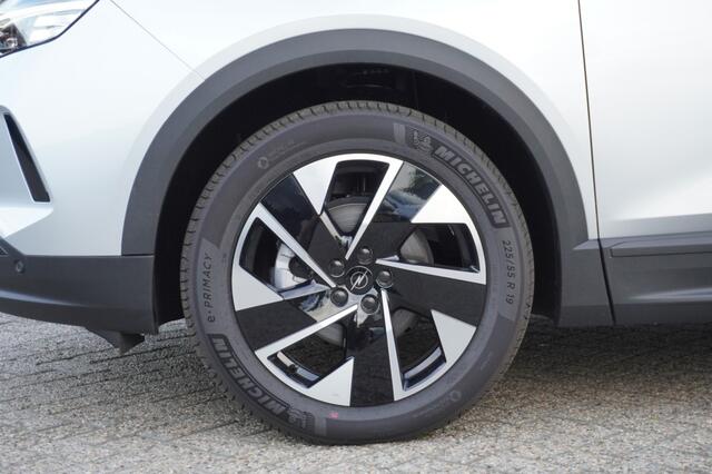 Opel Grandland 1.2 Turbo Hybrid GS / Automaat / Camera / Stoel- en stuurverwarming / AGR-stoelen / Adaptive Cruise