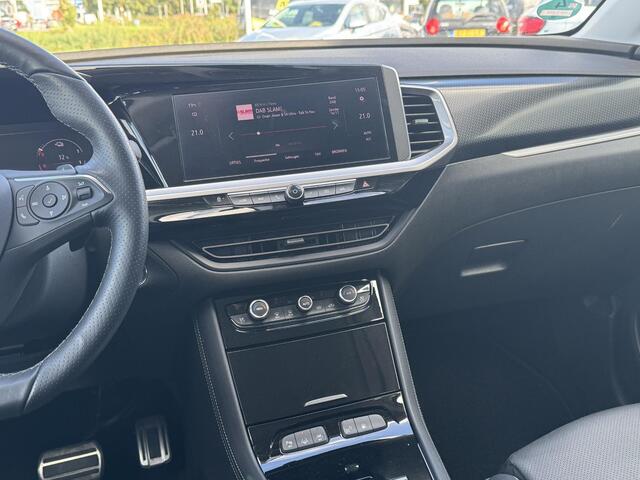 Opel Grandland 1.6 Turbo Plug-In Hybrid 4x4 GSe Werkelijk als nieuw! | 300pk en 1e eigenaar | incl. 2x lader (!) | Camera | 19" GSe LMV | Vol lederen bekleding met stoelverwarming en koeling! | Full LED | Keyless | Climate Control | Ad. Cruise control