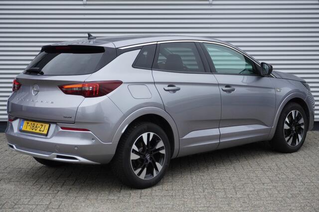 Opel Grandland 1.6 Turbo Hybrid Elegance / Camera / Stuurverwarming / Adaptive Cruise / Adaptieve LED koplampen