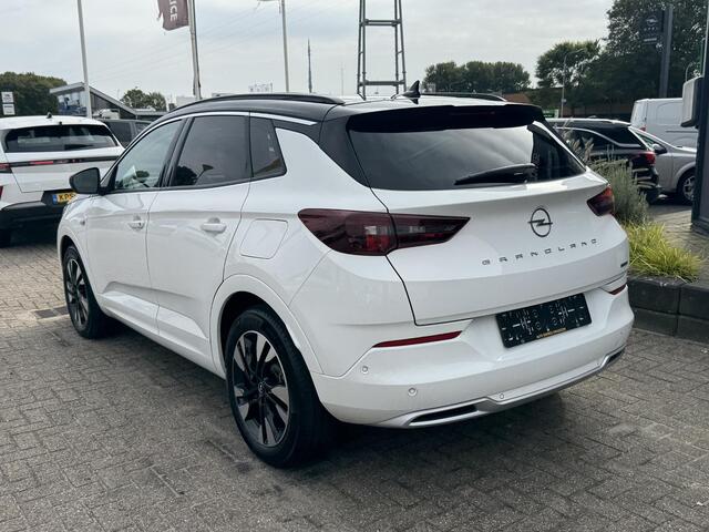 Opel Grandland 1.6 Turbo Plug-In Hybrid Level 3 Als nieuw!! en geheel rijklaar incl. garantie en beurt | Leer-Alcantara AGR stoelen | Keyless | 2x lader | Full LED | Cruise adaptief | Climate | Camera | Winterpakket met stuurverwarming | Carplay en Android auto