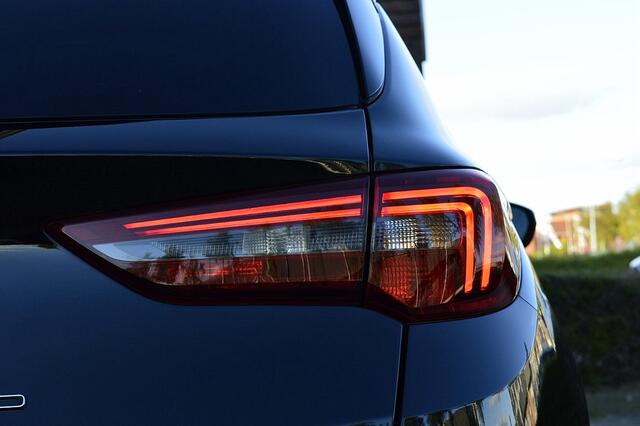 Opel Grandland 1.6 Turbo Plug-In Hybrid Business Elegance Rijklaarprijs-Garantie Leder/Stof Apple/Android Led Camera