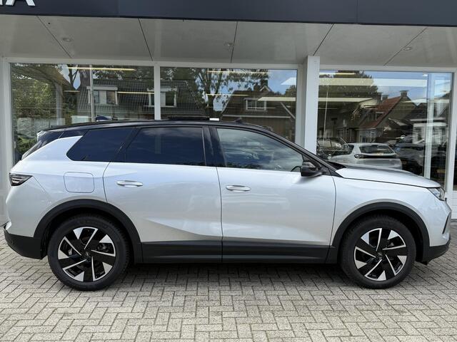Opel Grandland 1.2 Turbo Hybrid GS | Afneembare Trekhaak | Schuif Kantel Dak | Focal | AGR Stoelen | Head Up Display | Stoel-/Stuur-/Ruitverwarming |