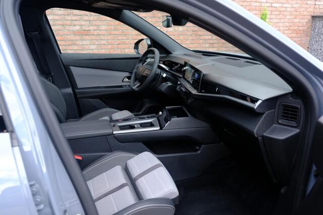 Opel Grandland 1.2 Turbo Hybrid 145pk eDCT6 GS - Panoramadak - Adaptive Cruise - Head-up display - Stoelverwarming - Elektrische achterklep - 360° Camera - Focal Audio