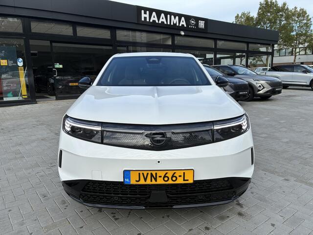 Opel Grandland Electric Business Edition 73 kWh | ECC | Navigatie | Elektrisch glazen panorama-dak | Matrix LED Verlichting | Cruise control | Camera | Winterpakket | 19" LM-Velgen