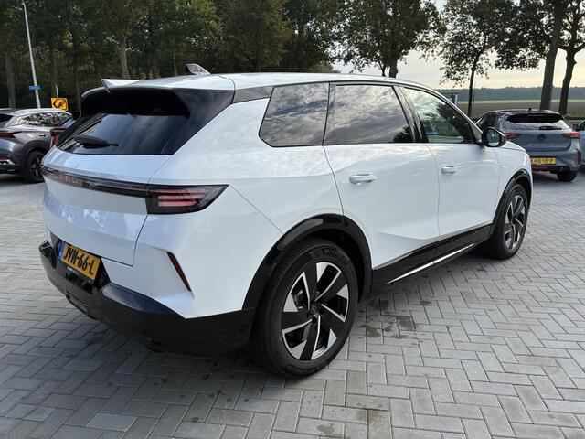 Opel Grandland Electric Business Edition 73 kWh | ECC | Navigatie | Elektrisch glazen panorama-dak | Matrix LED Verlichting | Cruise control | Camera | Winterpakket | 19" LM-Velgen