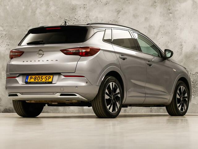 Opel Grandland 1.6 Turbo Plug-In Hybrid 4x4 Ultimate 224Pk Automaat (NAP, VIRTUAL COCKPIT, SOH 96,6%, APPLE CARPLAY, GROOT NAVI, KEYLESS, SPORTSTOELEN, GETINT GLAS, ADAPTIVE CRUISE, NIEUWSTAAT)