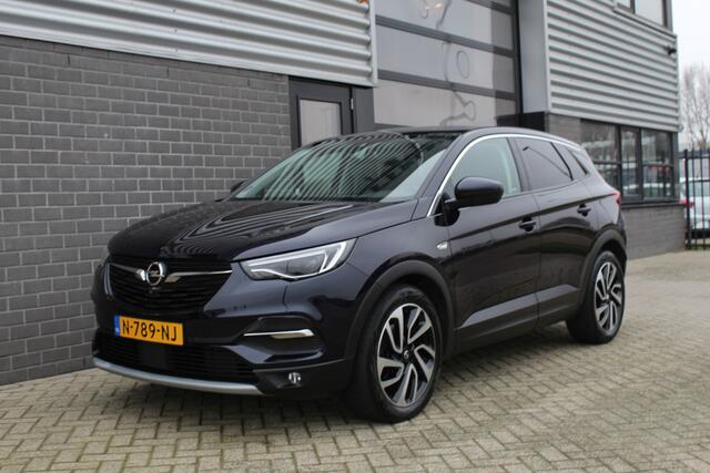 Opel Grandland X 1.2 Turbo Ultimate / Panoramadak / Leer / Carplay