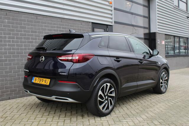 Opel Grandland X 1.2 Turbo Ultimate / Panoramadak / Leer / Carplay