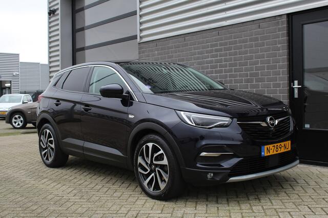 Opel Grandland X 1.2 Turbo Ultimate / Panoramadak / Leer / Carplay