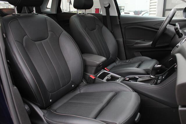 Opel Grandland X 1.2 Turbo Ultimate / Panoramadak / Leer / Carplay