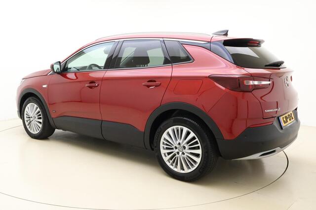 Opel Grandland X 1.6 Turbo Hybrid 225pk Innovation | Navigatie | Camera | Lederen bekleding | Stoelventilatie | Elektrische achterklep | LED koplampen | Parkeersensoren