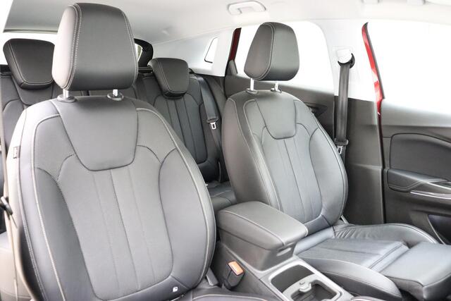 Opel Grandland X 1.6 Turbo Hybrid 225pk Innovation | Navigatie | Camera | Lederen bekleding | Stoelventilatie | Elektrische achterklep | LED koplampen | Parkeersensoren