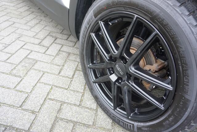 Opel Grandland X 1.2 TURBO BUSINESS EXECUTIVE KEURIGE NETTE STAAT LET OP MOTOR VERBRUIKT WEL OLIE! NAVI ANDROID-APPLECARPLAY TREKHAAK STOEL+STUUR+VOORRUITVERWARMING ECC AIRCO CRUISECONTROL PARKEERSENSOREN BLUETOOTH ENZ...