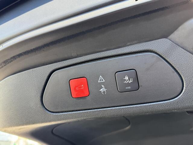 Opel Grandland X 1.2 Turbo Innovation AUTOMAAT | Trekhaak | Panorama dak | Winterpakket | Clima | Navi | Carplay