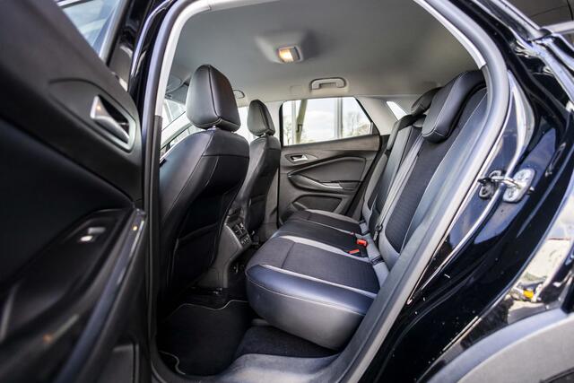 Opel Grandland X 1.2 Turbo Innovation | Stoel & stuur v. | CAM | 18'' |