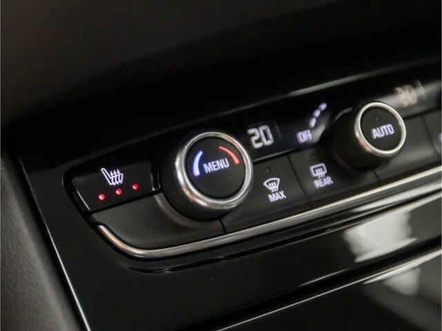 Opel Grandland X 1.2 Turbo Business Edition (APPLE CARPLAY, GROOT NAVI, STUUR/STOELVERWARMING, CAMERA, LEDER, SPORTSTOELEN, LED KOPLAMPEN, PARKEERSENSOREN, NIEUWE APK, NIEUWSTAAT)