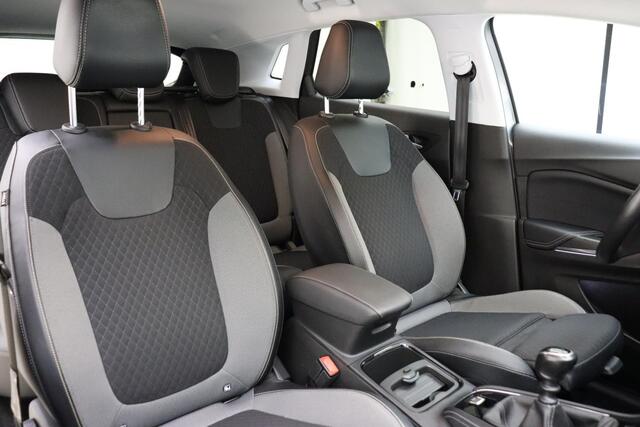 Opel Grandland X 1.2 Turbo 120 Jaar Edition 130 PK | Navigatie | AGR | Climate control | Stoel & Stuurverwarming | Lichtmetalen velgen | DAB Radio | Parkeersensoren voor en achter
