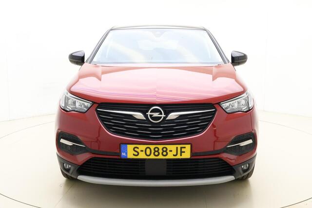 Opel Grandland X 1.6 Turbo 225pk Hybrid Business Edition | Navigatie | Achteruitrijcamera | Climate control | LED verlichting | Parkeersensoren | Trekhaak | Zwart dak
