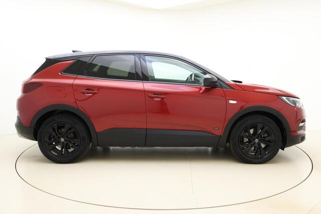 Opel Grandland X 1.6 Turbo 225pk Hybrid Business Edition | Navigatie | Achteruitrijcamera | Climate control | LED verlichting | Parkeersensoren | Trekhaak | Zwart dak