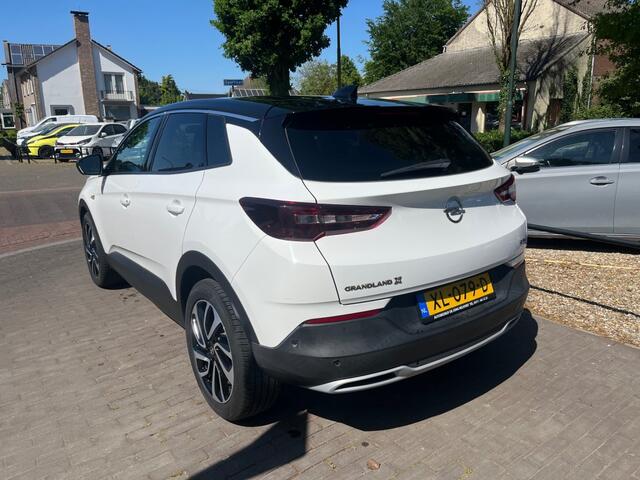 Opel Grandland X 1.2 TURBO EXECUTIVE AUTOMAAT / CAMERA / CARPLAY / 19'' LMV