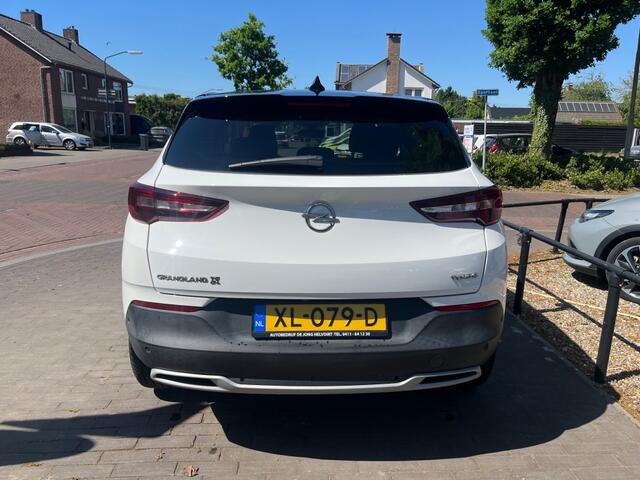 Opel Grandland X 1.2 TURBO EXECUTIVE AUTOMAAT / CAMERA / CARPLAY / 19'' LMV