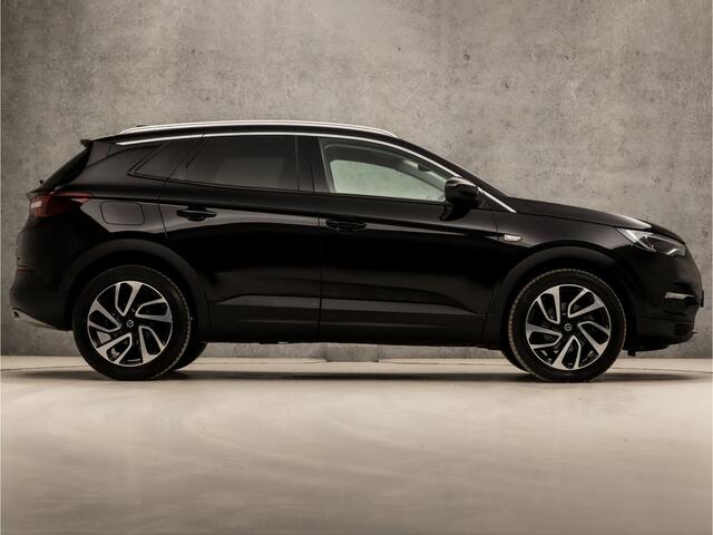Opel Grandland X 1.2 Turbo Deluxe (APPLE CARPLAY, GROOT NAVI, STOELKOELING, MEMORY SEATS, LEDER, SPORTSTOELEN, GETINT GLAS, STUURWIEL VERWARMD, 360 CAMERA, LED KOPLAMPEN, NIEUWE APK, NIEUWSTAAT)