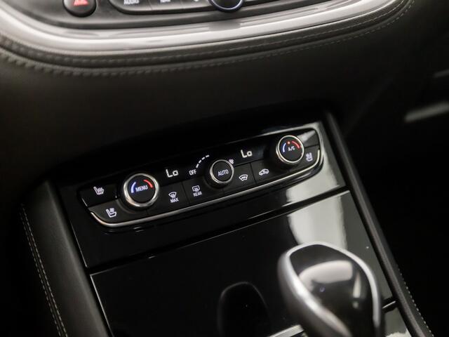 Opel Grandland X 1.2 Turbo Deluxe (APPLE CARPLAY, GROOT NAVI, STOELKOELING, MEMORY SEATS, LEDER, SPORTSTOELEN, GETINT GLAS, STUURWIEL VERWARMD, 360 CAMERA, LED KOPLAMPEN, NIEUWE APK, NIEUWSTAAT)