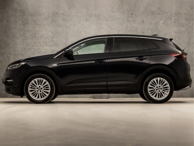 Opel Grandland X 1.2 Turbo Innovation (APPLE CARPLAY, GROOT NAVI, CLIMATE, CAMERA, LEDER, SPORTSTOELEN, GETINT GLAS, PARKEERSENSOREN, CRUISE, DAB+, NIEUWE APK, NIEUWSTAAT)