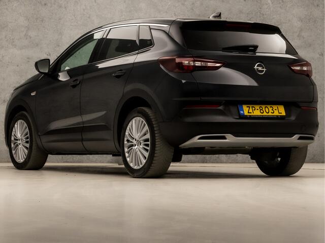 Opel Grandland X 1.2 Turbo Innovation (APPLE CARPLAY, GROOT NAVI, CLIMATE, CAMERA, LEDER, SPORTSTOELEN, GETINT GLAS, PARKEERSENSOREN, CRUISE, DAB+, NIEUWE APK, NIEUWSTAAT)