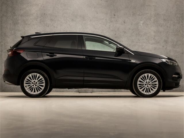 Opel Grandland X 1.2 Turbo Innovation (APPLE CARPLAY, GROOT NAVI, CLIMATE, CAMERA, LEDER, SPORTSTOELEN, GETINT GLAS, PARKEERSENSOREN, CRUISE, DAB+, NIEUWE APK, NIEUWSTAAT)