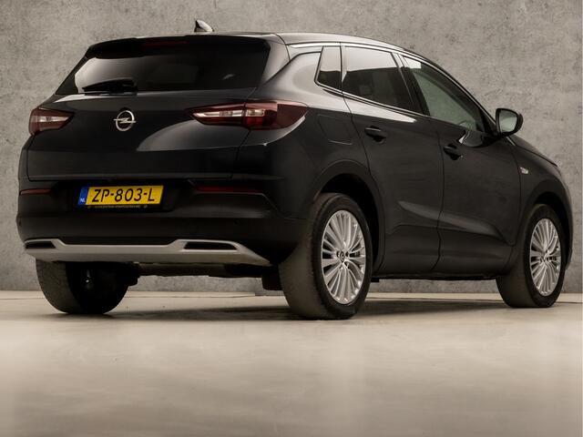 Opel Grandland X 1.2 Turbo Innovation (APPLE CARPLAY, GROOT NAVI, CLIMATE, CAMERA, LEDER, SPORTSTOELEN, GETINT GLAS, PARKEERSENSOREN, CRUISE, DAB+, NIEUWE APK, NIEUWSTAAT)