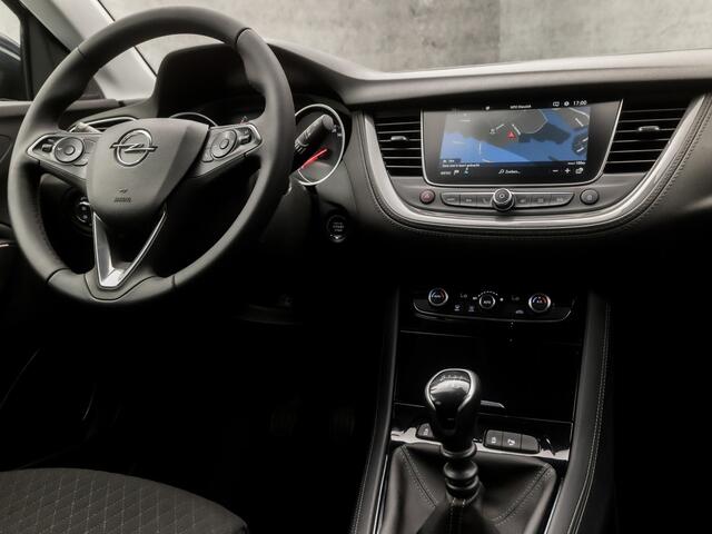 Opel Grandland X 1.2 Turbo Innovation (APPLE CARPLAY, GROOT NAVI, CLIMATE, CAMERA, LEDER, SPORTSTOELEN, GETINT GLAS, PARKEERSENSOREN, CRUISE, DAB+, NIEUWE APK, NIEUWSTAAT)