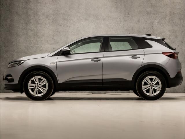 Opel Grandland X 1.2 Turbo Edition (APPLE CARPLAY, GROOT NAVI, LEDER, CRUISE, SPORTSTOELEN, PARKEERSENSOREN, LANE ASSIST, NIEUWE APK, NIEUWSTAAT)
